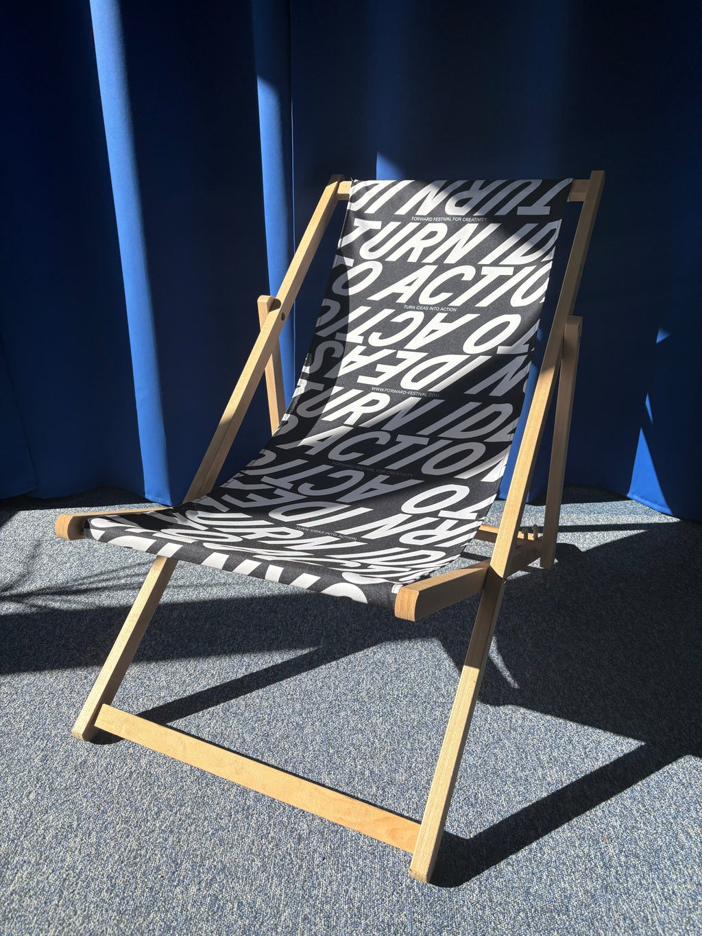 Forward sun lounger
