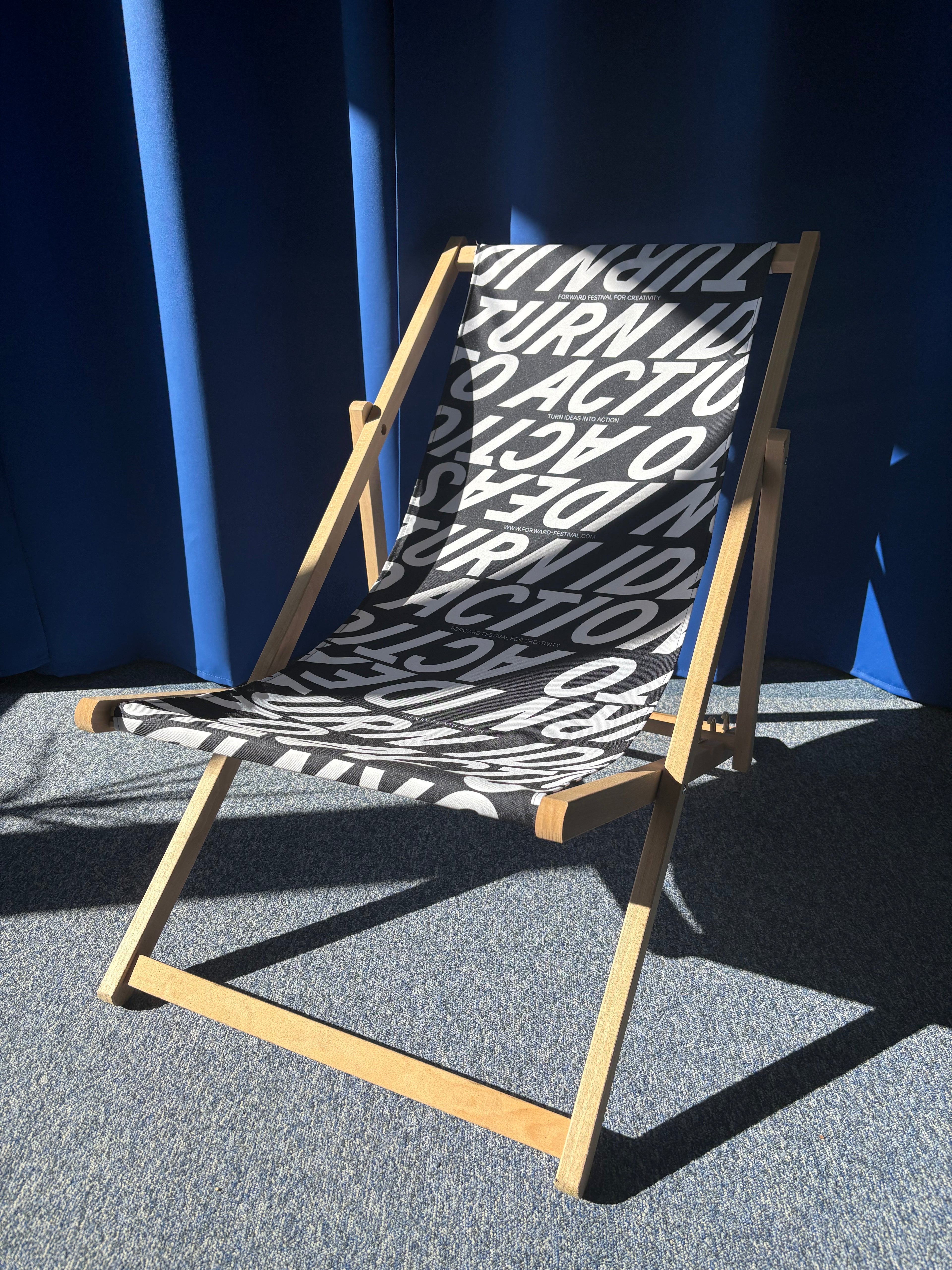 Forward sun lounger