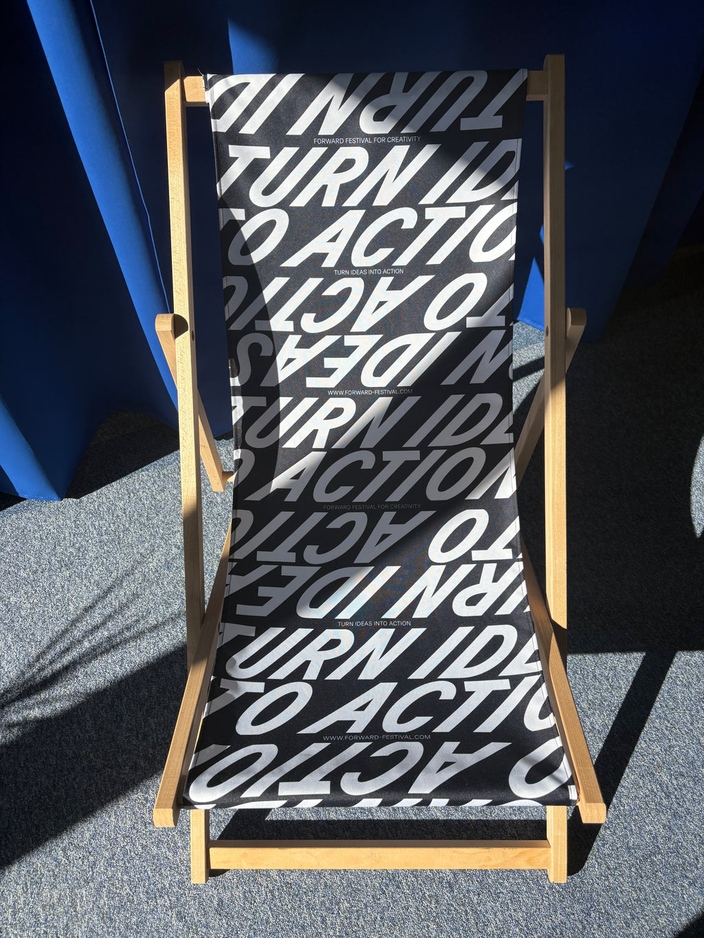 Forward sun lounger