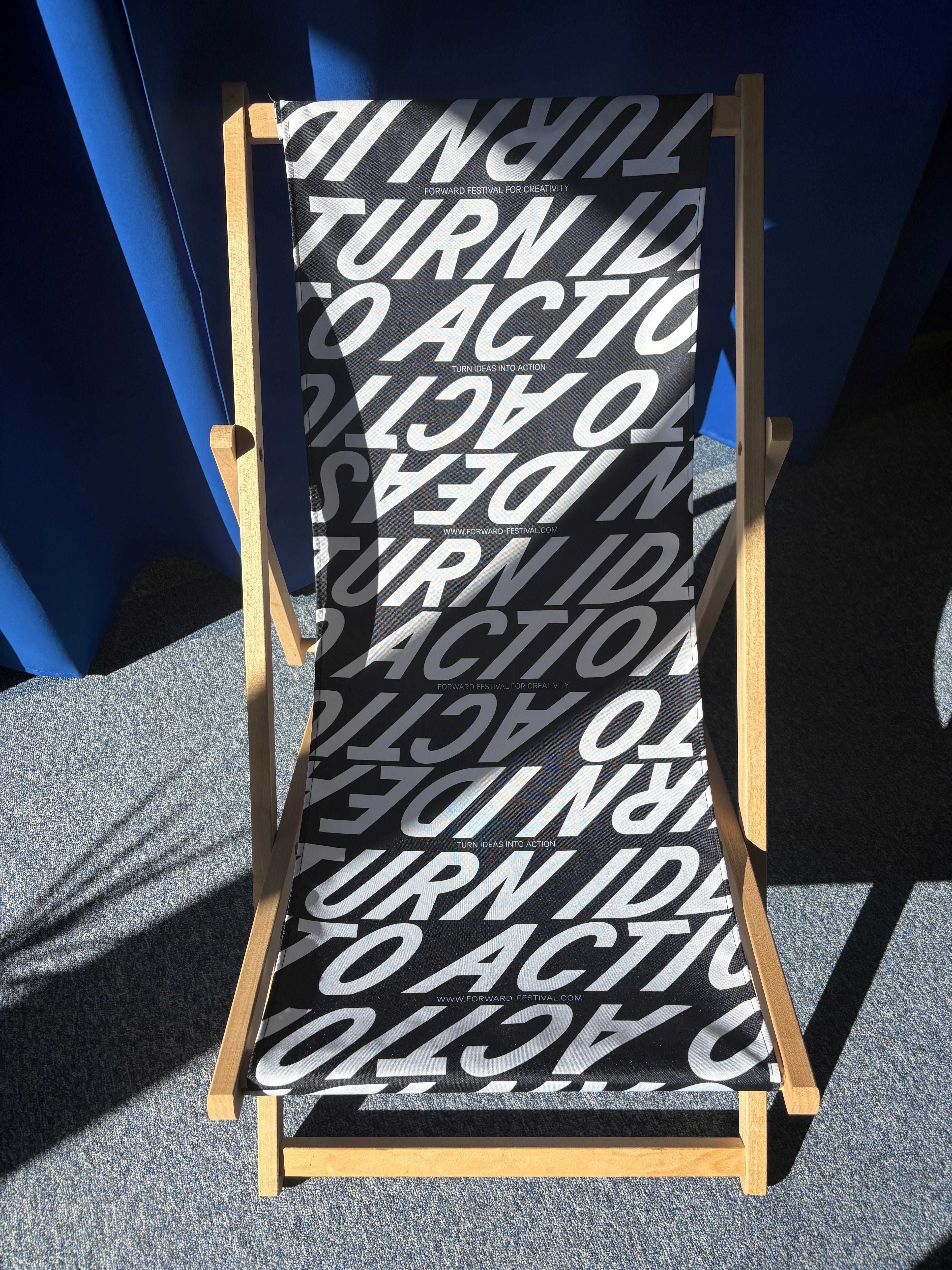 Forward sun lounger