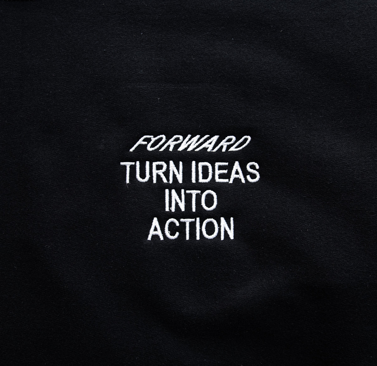 ACTION SWEATER BLACK