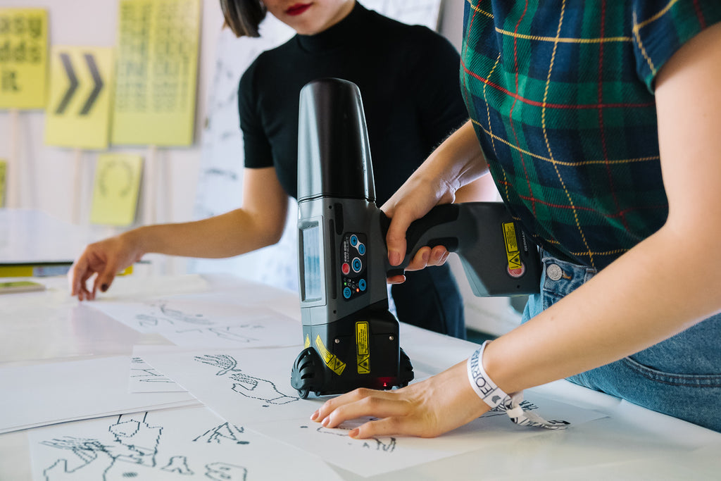 Rent our Print Gun – EBS-260 Handjet for Events, Trade Shows and Live Shirt Printing