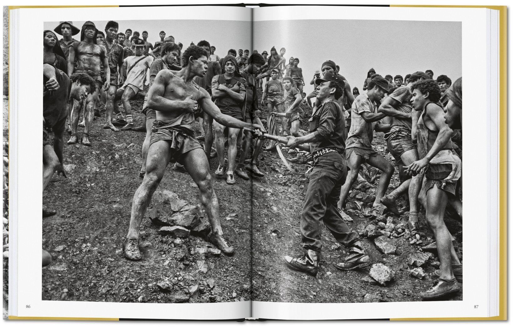 Sebastião Salgado. Gold